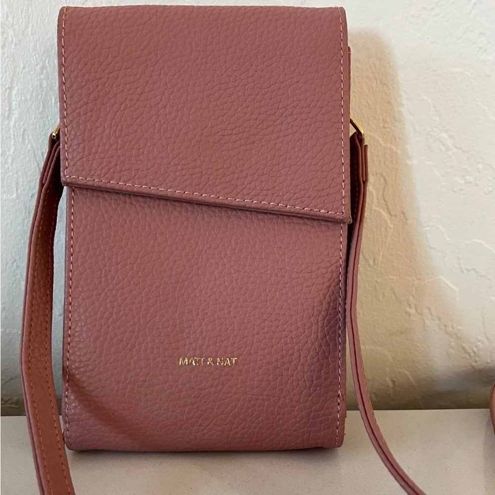 Matt & Nat MET Vegan Crossbody Wallet - Picture 5 of 10